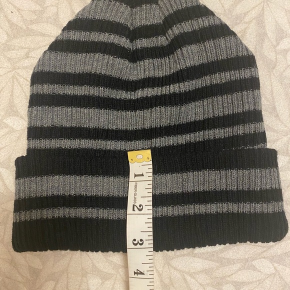 NWOT Knit Beanie - Picture 4 of 4